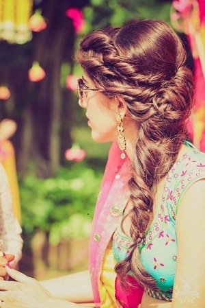 Hairstyle for a saree
