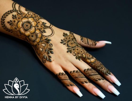 35+ Beautiful and Easy Mehndi Designs For Eid You Must Try - Tikli