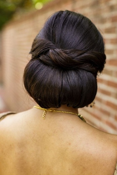 Elevate Your Look with These Beautiful Indian Bun Hairstyles for Saree in  2023 - monibe