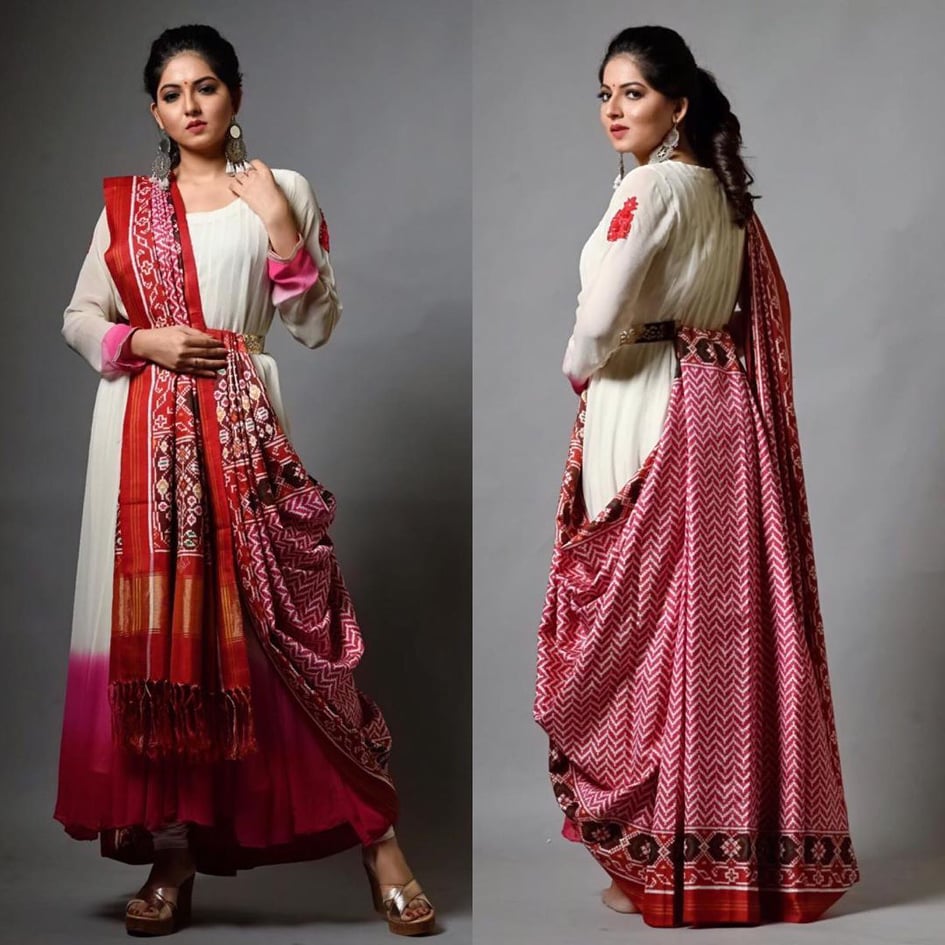 How To Wear Saree In Modern Pallu Style - Best Saree Draper in India |  Mayuri Saree Draping