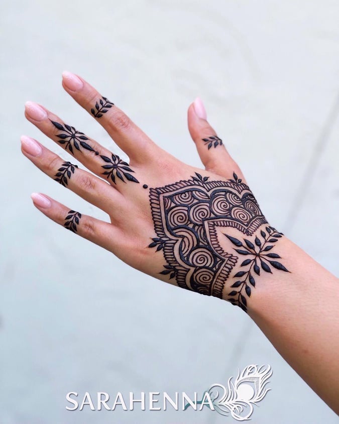 Details 74+ henna finger tattoo - thtantai2