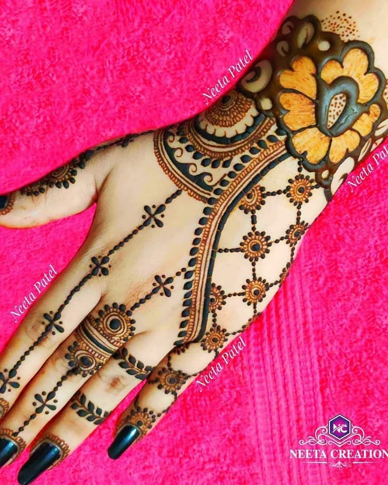 Simple Mehndi Designs For Bridal
