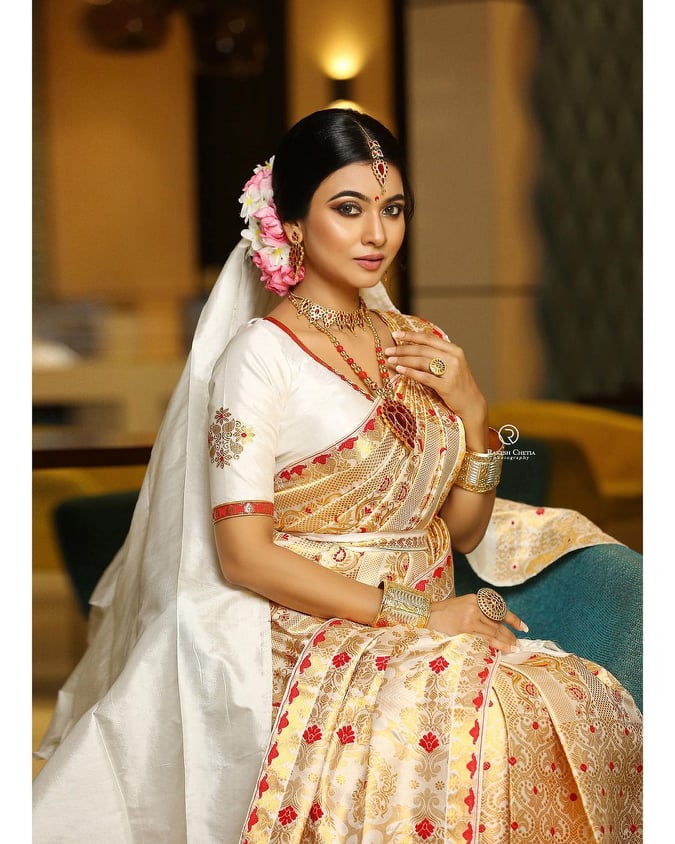 Bridal Mekhela Chador with Trendy Blouse Design Ideas - Tikli