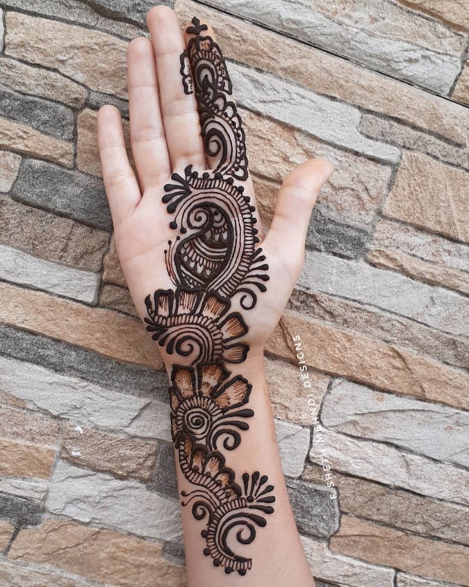 Some Of The Most Beautiful Yet Simple Arabic Mehndi Designs | by  fashionterest | Medium