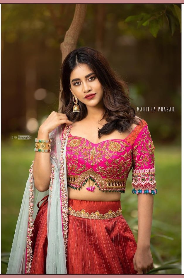Make Your Lehenga Look One of a Kind: 10 Blouse Back Design to Bring an  Unbelievable Amount of Grace and Life to Your Outfit (2019)