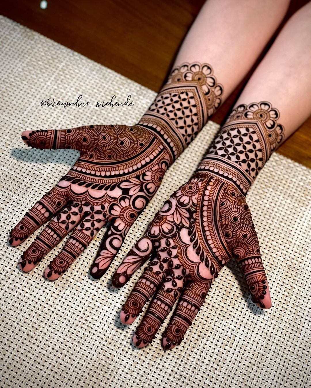 Standard Drive Eid Arabic Mehndi Designs on left backhand and fingers - Eid  Arabic Mehndi Designs - Arabic Mehndi - Crayon