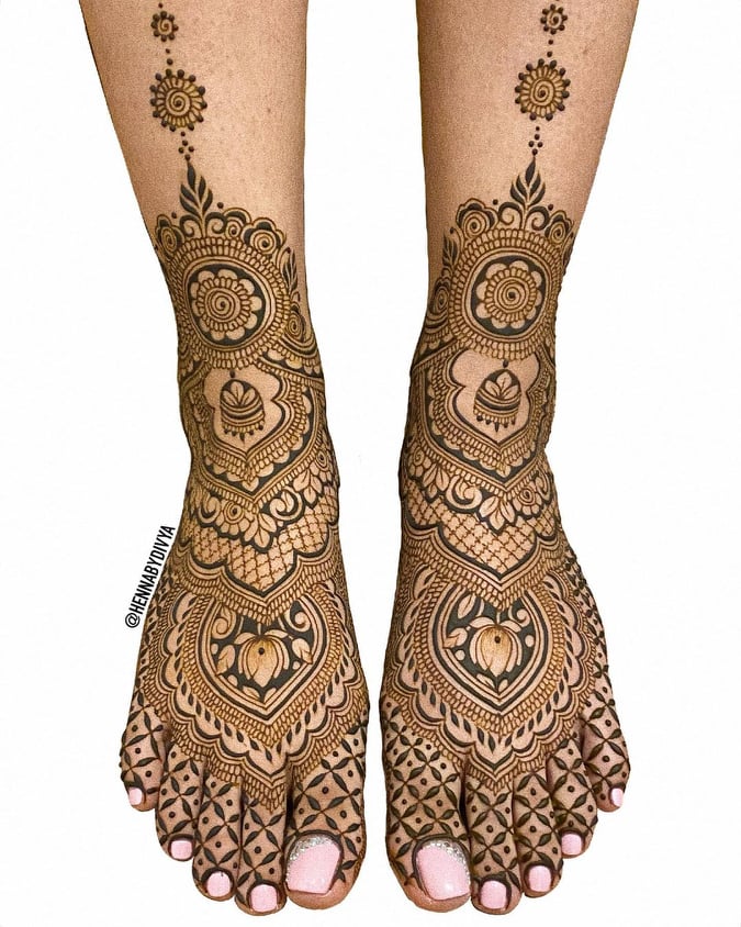 50+ Newest Bridal Mehndi Designs for Hands & Legs to Flaunt on Your Big Day  | Bridal Mehendi and Makeup | Wedding Blog