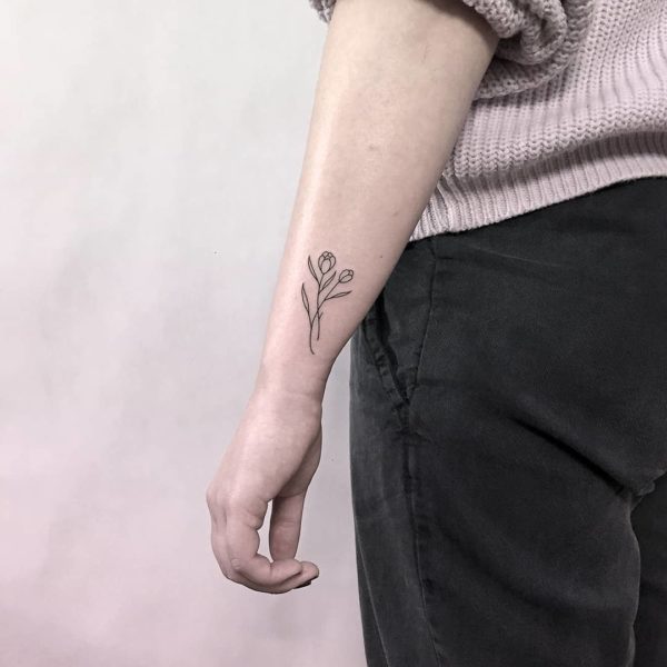 15 Best Wrist Tattoos For Women Ideas with Images - Tikli