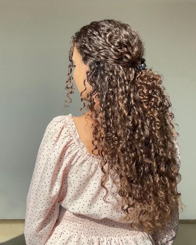 20 Stunning Curly Hairstyles Ideas For Indian Wedding Function - Tikli