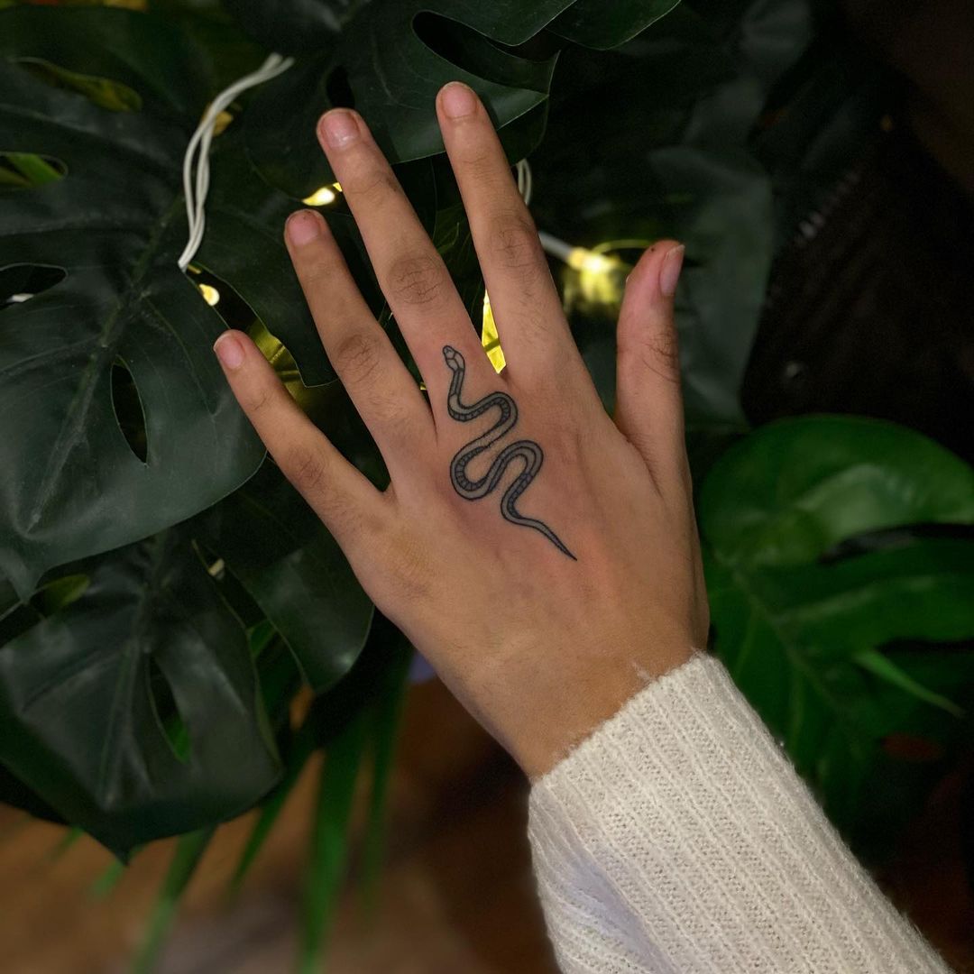 Hand Tattoos For Women 