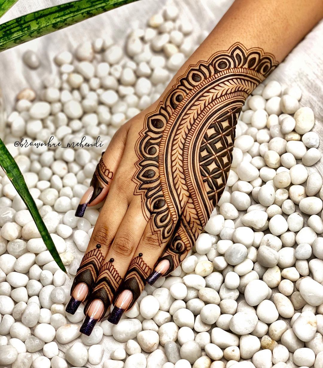 Simple Eid 2022 Mehndi Designs: Beautiful Arabic Mehendi Designs and Indian  Henna Patterns To Adorn Your Hands for Eid al-Fitr Celebrations | 🙏🏻  LatestLY