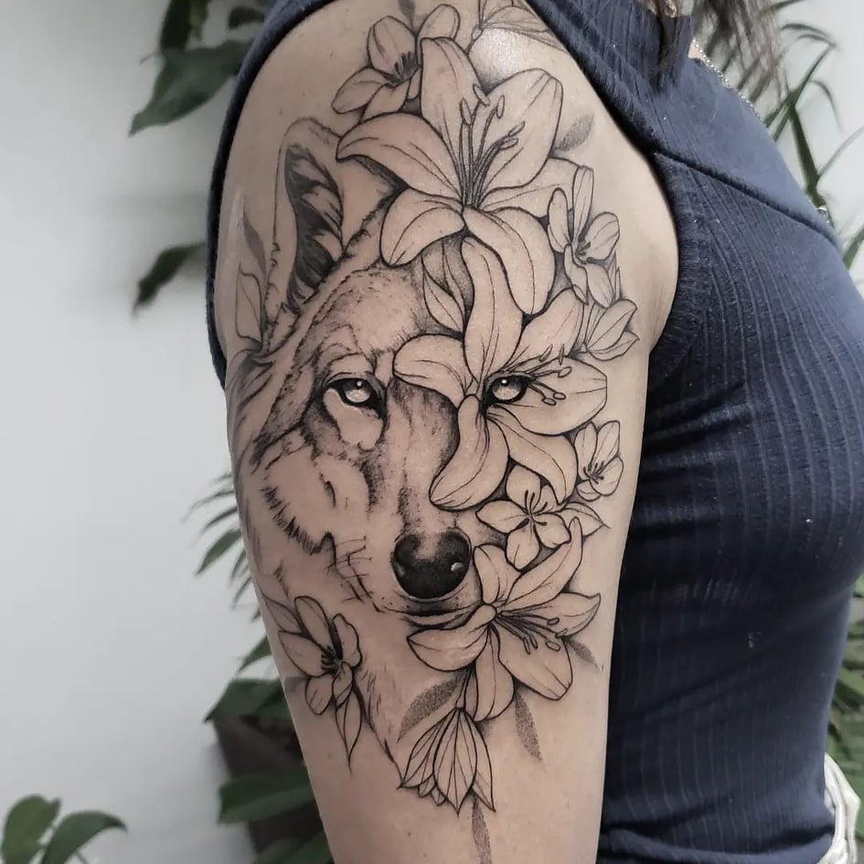 floral wolf tattoo designs for women  tattoo artist Joice Wang    Wolf tattoos for women Wolf tattoo design Wolf tattoos
