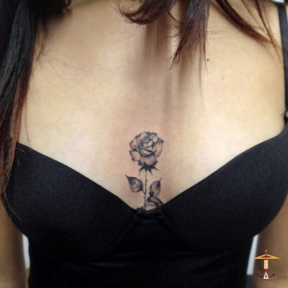 Tattoos in the middle of the breast a new trend to celebrate femininity   OVERLORD TATTOO STUDIO