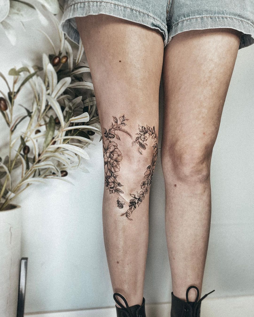 Knee Tattoo Designs