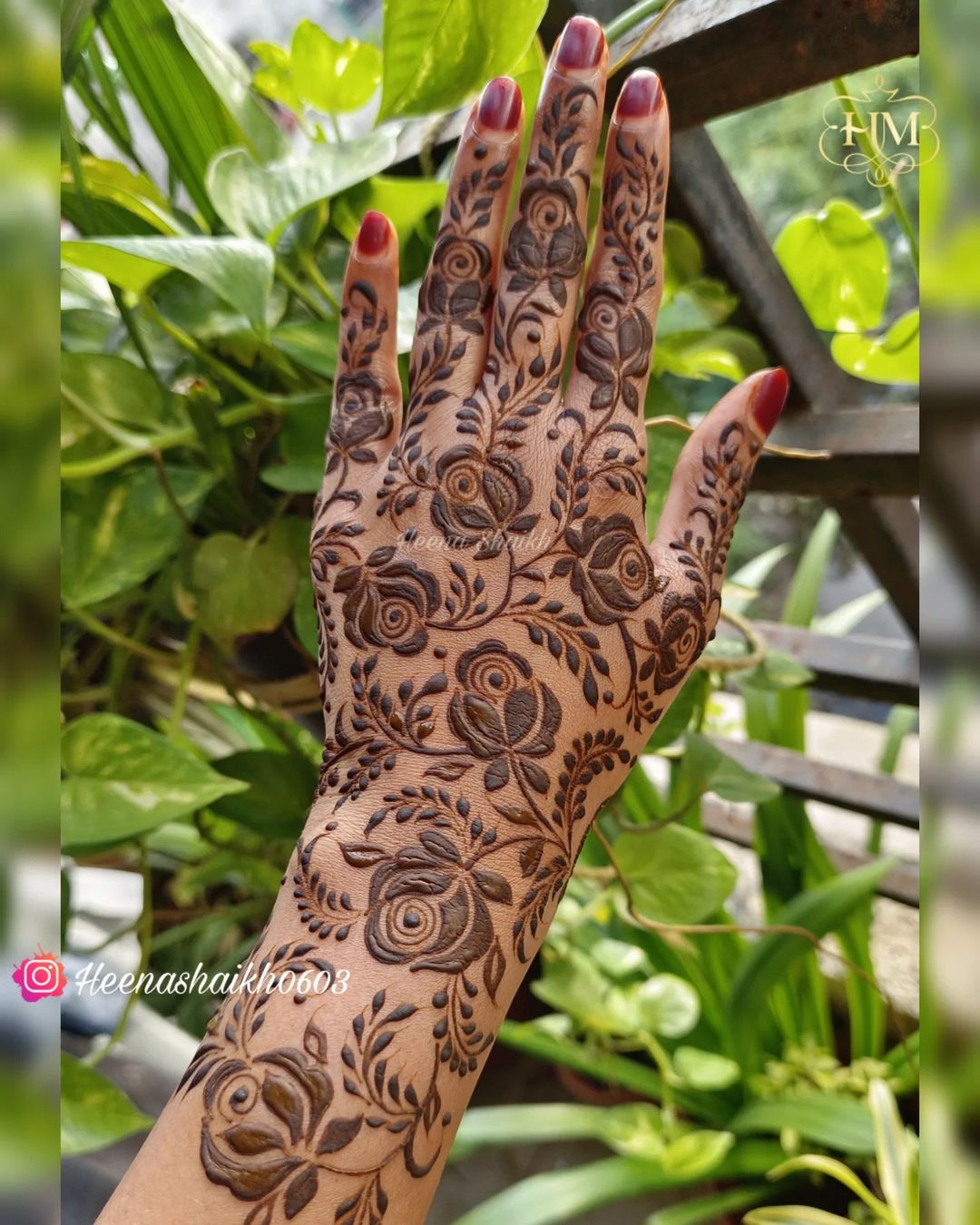 mehndi designs for full hand 