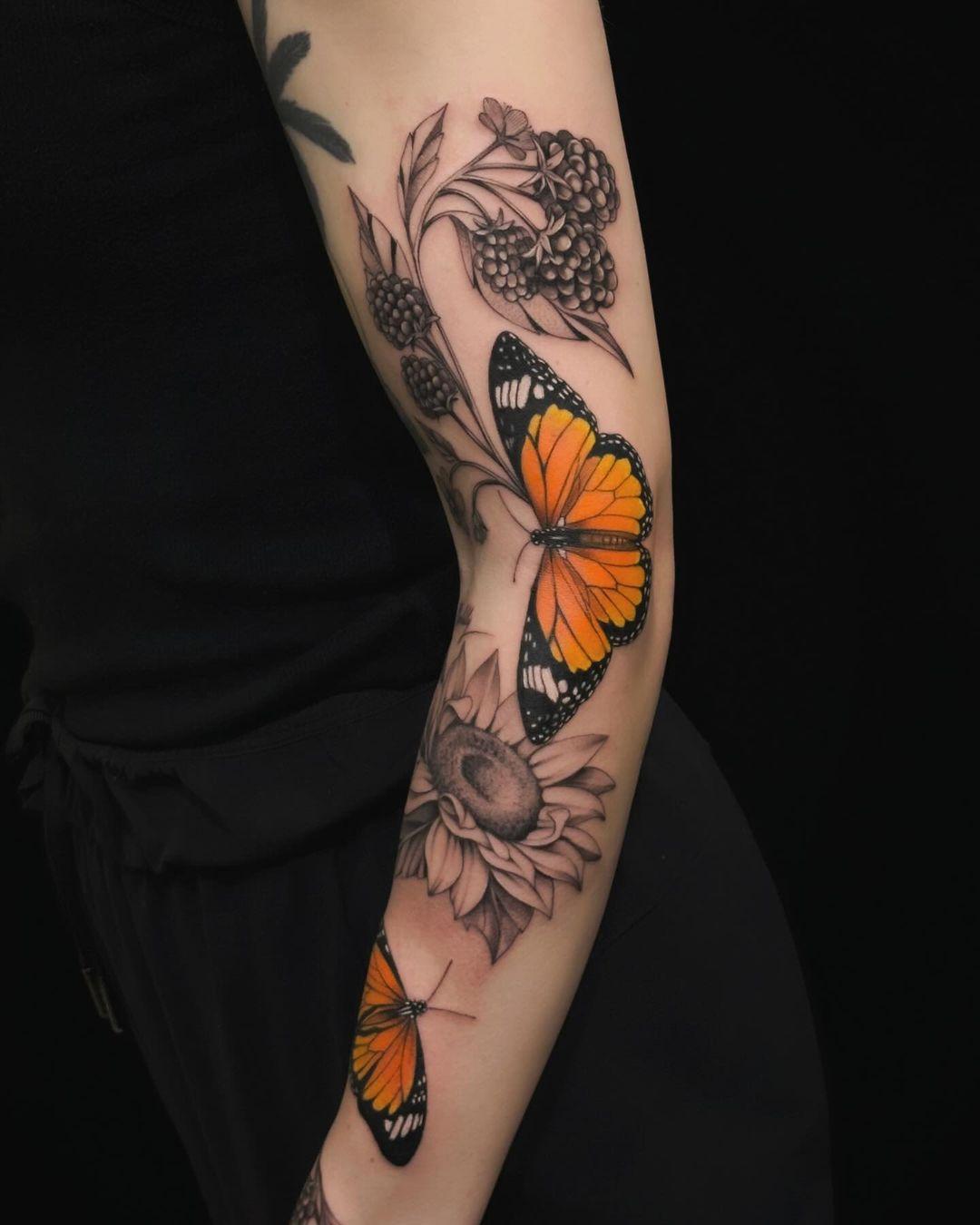 Full-fledged sunflower tattoo 